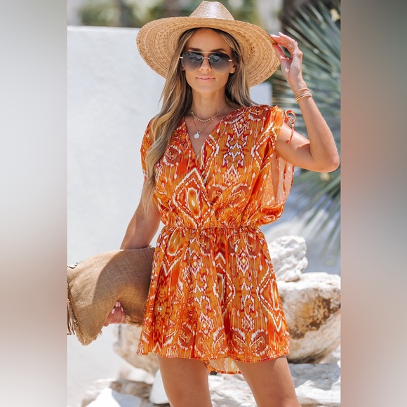 Cupshe Other - Cupshe Geo Print Surplice Neck Romper. Size L. Orange. NWT.